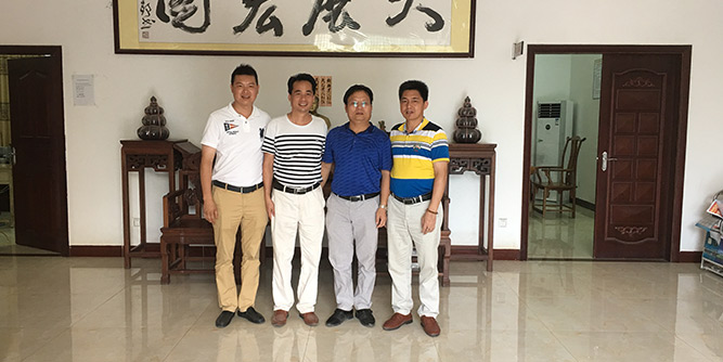 抱团取暖方能打造企业本土影响力
