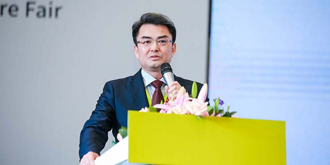 快讯丨何佐贤：以大平台促进大商业 引领中小企业高质量发展