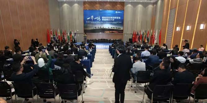 “一带一路”国际家居业合作论坛暨商协会大会助推行业国际化—佛山“舞剑” 意在全球