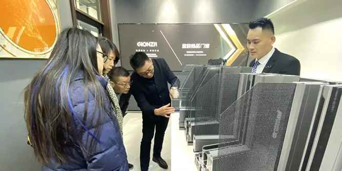 红星美凯龙集团领导一行莅临金致尚品门窗参观指导