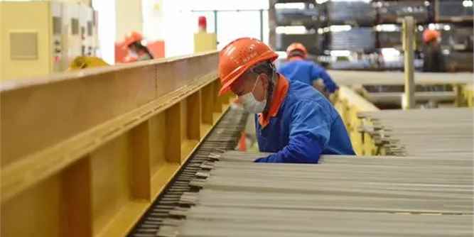 佛山日报：“获广东省政府质量奖，广东伟业铝厂实现三连跳”
