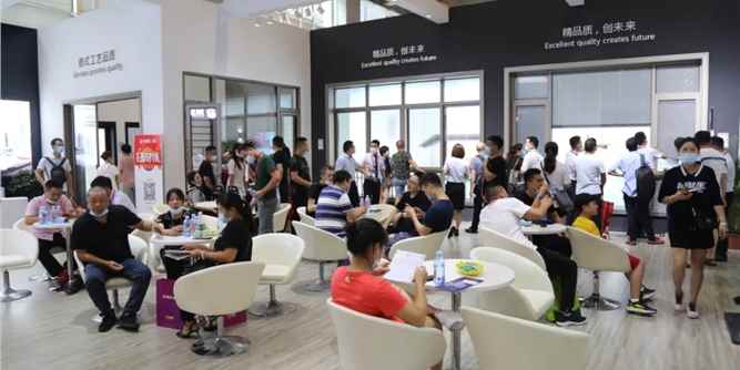 帝奥斯门窗展厅火爆现场！最受欢迎的产品是哪些？
