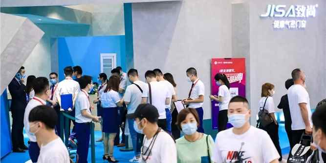 “科技+艺术”魔法秀|致尚门窗高调亮相广州建博会，成为门窗新潮流IP！