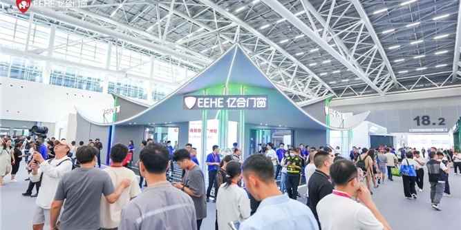 直击2023广州建博会现场，亿合门窗以实力出圈，全新形象展厅人气爆棚！