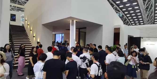 再创新高|富轩全屋门窗广州建博会第三日燃爆全场，一路领跑
