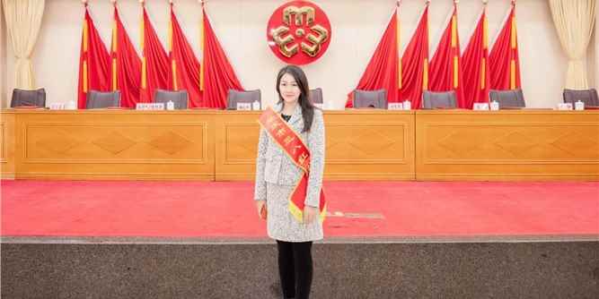 祝贺广东高登铝业集团执行总裁李婧荣获“肇庆市三八红旗手”称号！