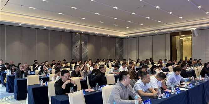 纱窗专委会助力会员出海，共绘全球市场新蓝图