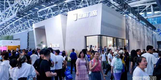 值得世界看见的中国皇派：2026广州建博会圆满落幕，皇派门窗x张灿「繁花静界」主题馆闪耀出圈！