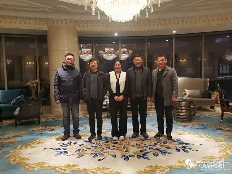 重庆木门“小沙龙”在江北区北滨路天峰芸举行
